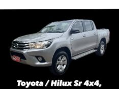 TOYOTA HILUX 2.8 D-4D TURBO DIESEL CD SR 4X4 AUTOMÁTICO 2016/2016 ELY AUTOMÓVEIS LAJEADO / Carros no Vale