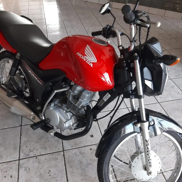 HONDA MOTOS CG 125 FAN 2017/2017 RENAUTO VEÍCULOS LAJEADO / Carros no Vale