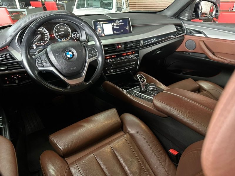 BMW X6 XDRIVE 35I / 41.000 KM / SEGUNDO DONO 2015/2016 CASTELLAN E TOMAZONI MOTORS CAXIAS DO SUL / Carros no Vale