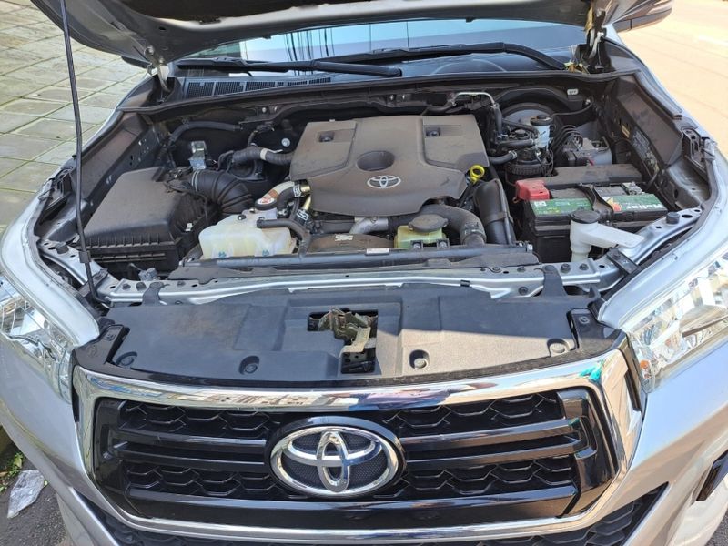 Toyota Hilux Cabine Dupla Hilux CD SRV 4×4 2.8 TDI Diesel Aut. 2019/2020 CAMINHÕES & CAMIONETAS PASSO FUNDO / Carros no Vale