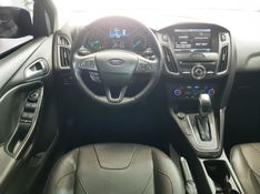 Ford Focus 2.0 TITANIUM PLUS HATCH 16V FLEX 4P AUTO 2016/2016 ADVANT AUTOMÓVEIS CAXIAS DO SUL / Carros no Vale