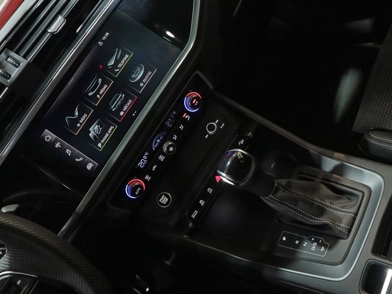 Audi Q3 Sportback Performance Black 2022/2022 VIA BELLA VEÍCULOS ESPECIAIS CAXIAS DO SUL / Carros no Vale