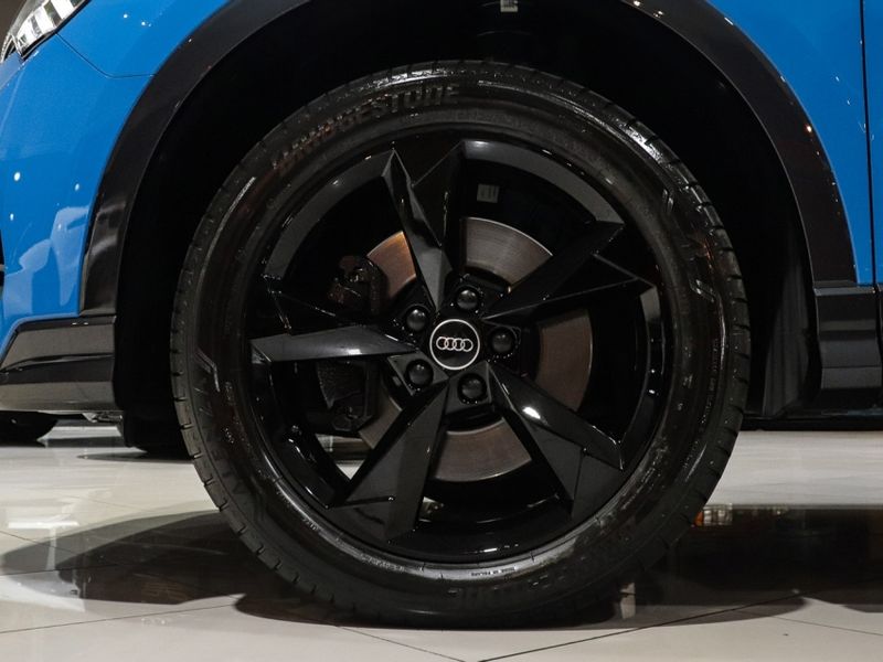 Audi Q3 Sportback Performance Black 2022/2022 VIA BELLA VEÍCULOS ESPECIAIS CAXIAS DO SUL / Carros no Vale