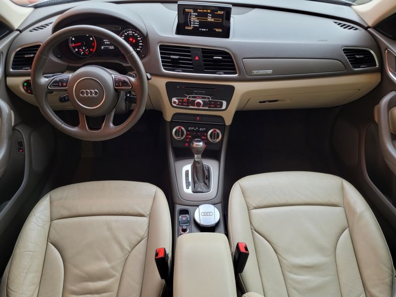 Audi Q3 2.0 TFSI S-TRONIC 2014/2015 VINTAGE VEÍCULOS CAXIAS DO SUL / Carros no Vale
