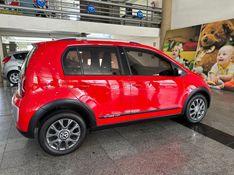 Volkswagen UP CROSS 1.0 TSI 2017 HÉLIO AUTOMÓVEIS LAJEADO / Carros no Vale