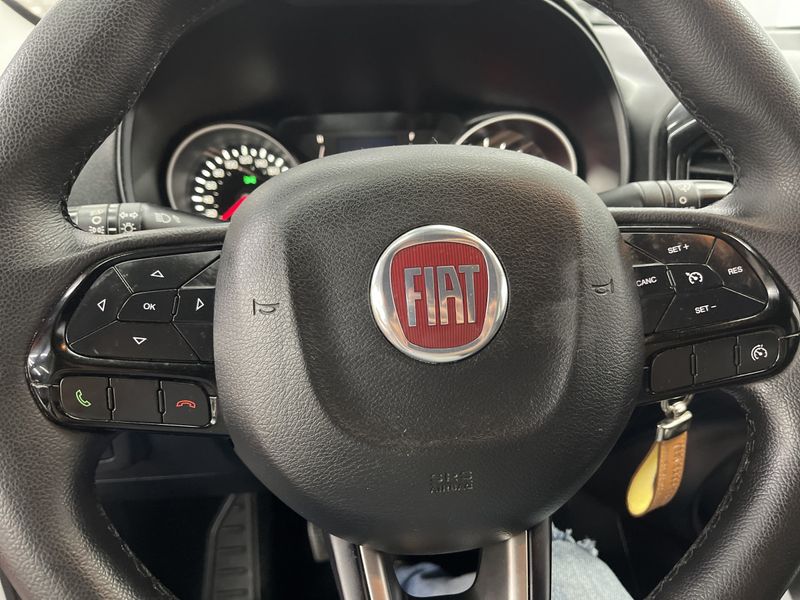 Fiat Toro Freedom 2.0 16V 4×4 TB Mec. 2016/2017 CIRNE AUTOMÓVEIS SANTA MARIA / Carros no Vale