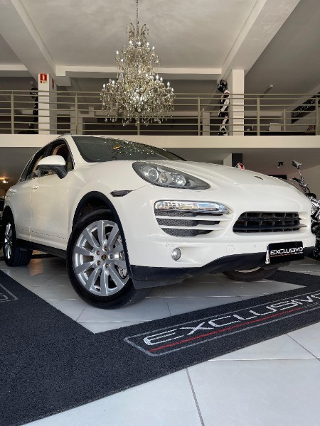 PORSCHE CAYENNE V6 /2011 EXCLUSIVO VEÍCULOS SANTA CRUZ DO SUL / Carros no Vale
