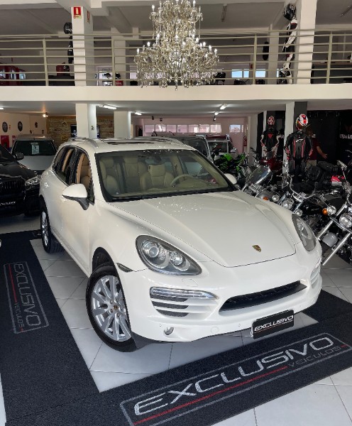 PORSCHE CAYENNE V6 /2011 EXCLUSIVO VEÍCULOS SANTA CRUZ DO SUL / Carros no Vale