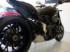 DUCATI DIAVEL 2017/2017 BENTO MOTORS BENTO GONÇALVES / Carros no Vale