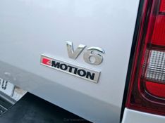 VOLKSWAGEN AMAROK 3.0 V6 TDI HIGHLINE CD 4MOTION 2020/2020 DL MOTORS LAJEADO / Carros no Vale