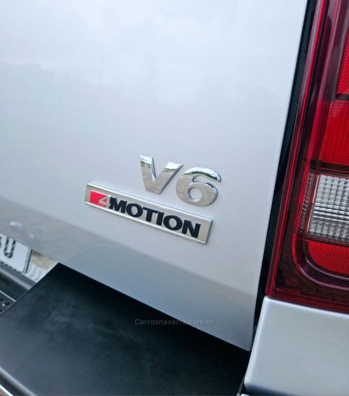 VOLKSWAGEN AMAROK 3.0 V6 TDI HIGHLINE CD 4MOTION 2020/2020 DL MOTORS LAJEADO / Carros no Vale