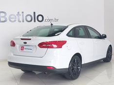 Ford Focus Sedan SE 2.0 2019 2018/2019 BETIOLO NOVOS E SEMINOVOS LAJEADO / Carros no Vale