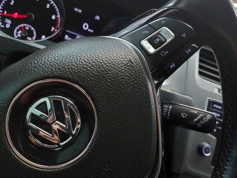 Volkswagen Golf COMFORTLINE 1.4 TSI 2015 2014/2015 BETIOLO NOVOS E SEMINOVOS LAJEADO / Carros no Vale