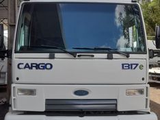 Ford Cargo 1517 CARGO 1317 E T 4×2 Baú 2011/2011 CAMINHÕES & CAMIONETAS PASSO FUNDO / Carros no Vale