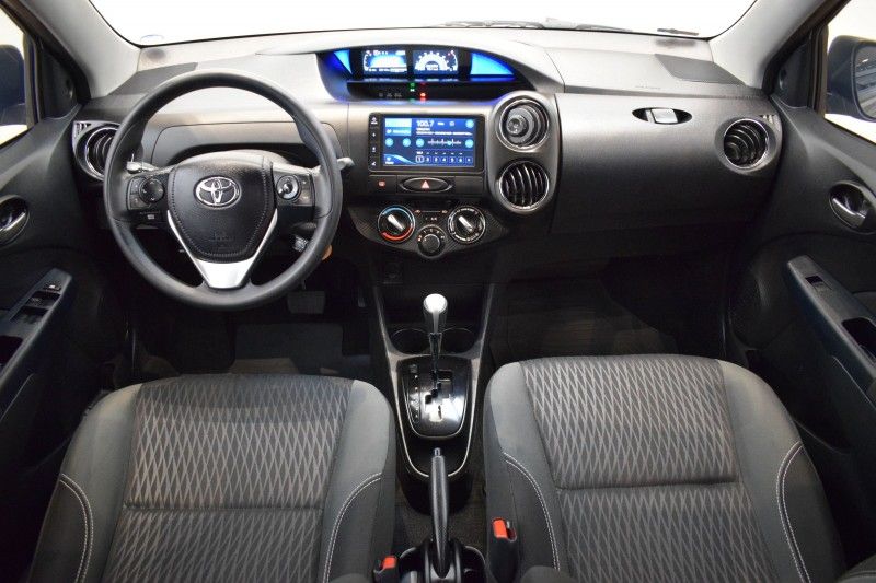 Toyota ETIOS X PLUS 1.5 2021 DINAMICA-CAR VENÂNCIO AIRES / Carros no Vale