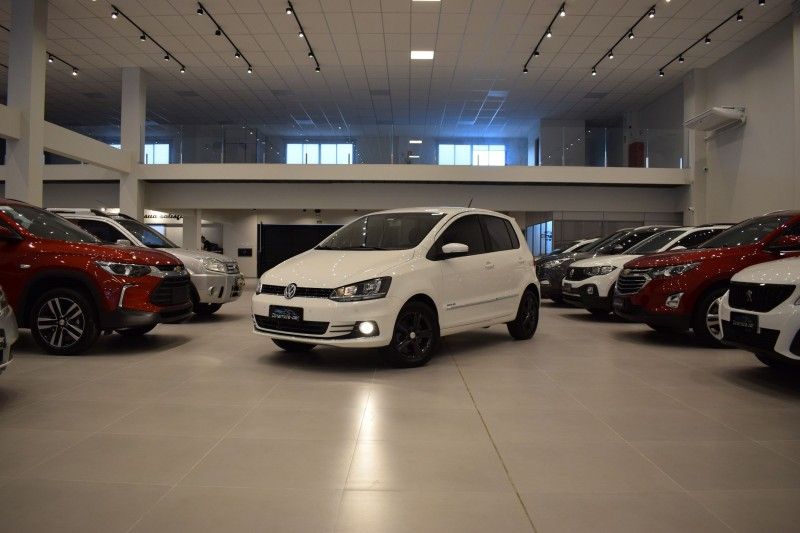 Volkswagen FOX HIGHLINE 1.6 2015 DINAMICA-CAR VENÂNCIO AIRES / Carros no Vale