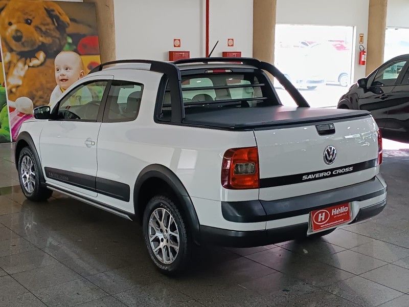 Volkswagen SAVEIRO CROSS C.DUPLA 1.6 2015 HÉLIO AUTOMÓVEIS LAJEADO / Carros no Vale