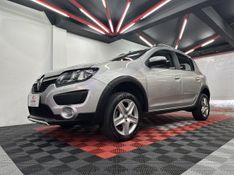 Renault SANDERO STEPWAY 1.6 16V 2016/2017 CIRNE AUTOMÓVEIS SANTA MARIA / Carros no Vale