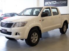 TOYOTA HILUX 2.7 SR 4X2 CD 16V 2014/2014 BENTO MOTORS BENTO GONÇALVES / Carros no Vale