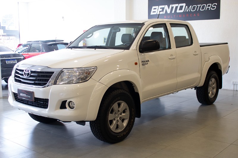 TOYOTA HILUX 2.7 SR 4X2 CD 16V 2014/2014 BENTO MOTORS BENTO GONÇALVES / Carros no Vale