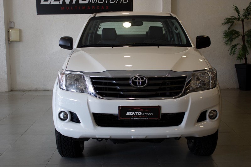 TOYOTA HILUX 2.7 SR 4X2 CD 16V 2014/2014 BENTO MOTORS BENTO GONÇALVES / Carros no Vale