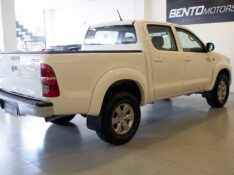 TOYOTA HILUX 2.7 SR 4X2 CD 16V 2014/2014 BENTO MOTORS BENTO GONÇALVES / Carros no Vale