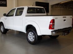 TOYOTA HILUX 2.7 SR 4X2 CD 16V 2014/2014 BENTO MOTORS BENTO GONÇALVES / Carros no Vale