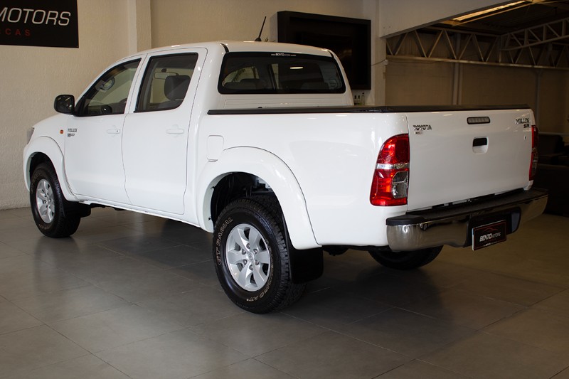 TOYOTA HILUX 2.7 SR 4X2 CD 16V 2014/2014 BENTO MOTORS BENTO GONÇALVES / Carros no Vale