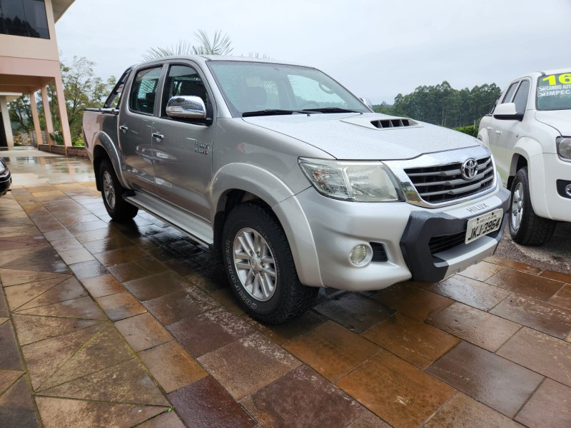 TOYOTA HILUX CD SRV 3.0 4X4 2012/2013 TS VEÍCULOS ANTA GORDA / Carros no Vale