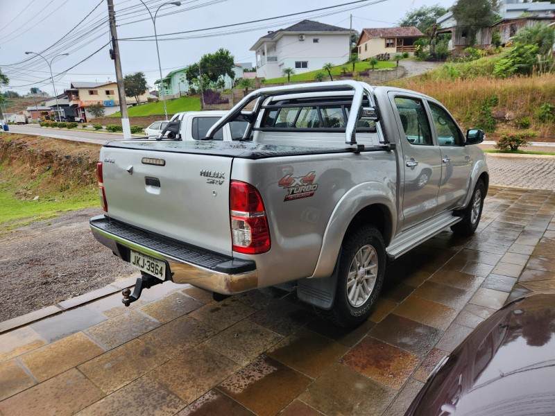 TOYOTA HILUX CD SRV 3.0 4X4 2012/2013 TS VEÍCULOS ANTA GORDA / Carros no Vale