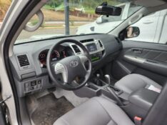 TOYOTA HILUX CD SRV 3.0 4X4 2012/2013 TS VEÍCULOS ANTA GORDA / Carros no Vale