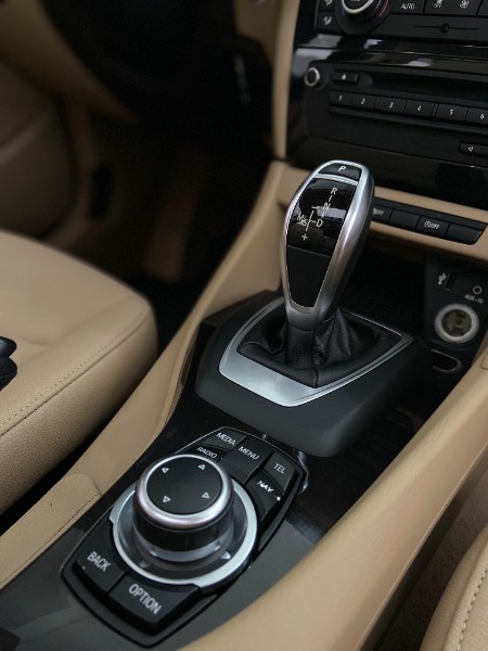 BMW X1 2.0 SDRIVE 20I /2014 EXCLUSIVO VEÍCULOS SANTA CRUZ DO SUL / Carros no Vale