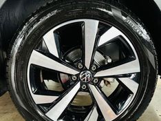 Volkswagen Nivus HIGHLINE /APENAS 34.500 KM /UNICA DONA 2020/2021 CASTELLAN E TOMAZONI MOTORS CAXIAS DO SUL / Carros no Vale