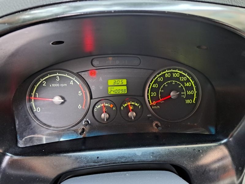 KIA Bongo K-2500 2.5 4×2 TB Diesel 2008/2009 CAMINHÕES & CAMIONETAS PASSO FUNDO / Carros no Vale