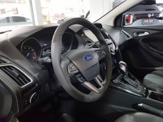 Ford Focus Sedan FOCUS 2.0 TITANIUM PLUS FASTBACK 16V FLEX 4P AUTOMÁTICO 2016/2016 ADVANT AUTOMÓVEIS CAXIAS DO SUL / Carros no Vale