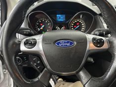 Ford Focus Sedan 2.0 16V/ 16V 2014/2015 CIRNE AUTOMÓVEIS SANTA MARIA / Carros no Vale