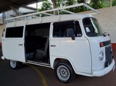 Volkswagen Kombi 1.4 Envidraçada 2006/2006 CAMINHÕES & CAMIONETAS PASSO FUNDO / Carros no Vale