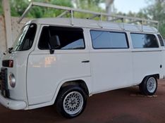Volkswagen Kombi 1.4 Envidraçada 2006/2006 CAMINHÕES & CAMIONETAS PASSO FUNDO / Carros no Vale