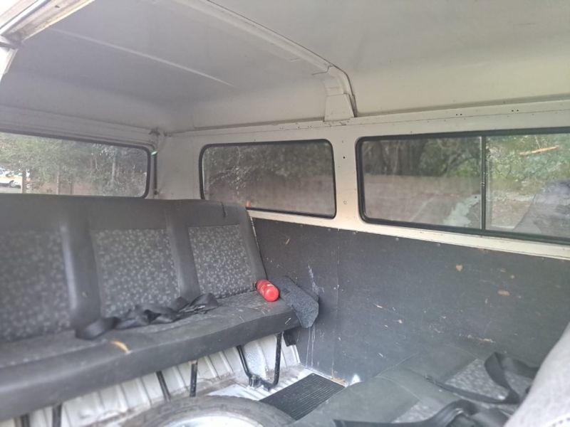 Volkswagen Kombi 1.4 Envidraçada 2006/2006 CAMINHÕES & CAMIONETAS PASSO FUNDO / Carros no Vale
