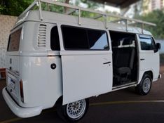 Volkswagen Kombi 1.4 Envidraçada 2006/2006 CAMINHÕES & CAMIONETAS PASSO FUNDO / Carros no Vale