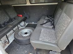 Volkswagen Kombi 1.4 Envidraçada 2006/2006 CAMINHÕES & CAMIONETAS PASSO FUNDO / Carros no Vale