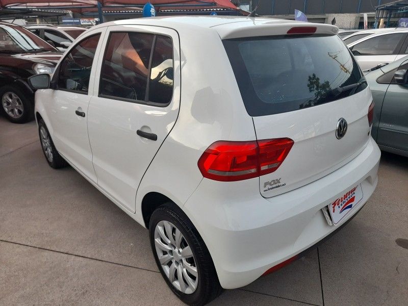 Volkswagen FOX TRENDLINE 1.0 2016 FERREIRA VEÍCULOS VENÂNCIO AIRES / Carros no Vale