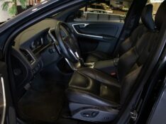 VOLVO XC 60 D5 MOMEMTUM 2016/2017 BENTO MOTORS BENTO GONÇALVES / Carros no Vale
