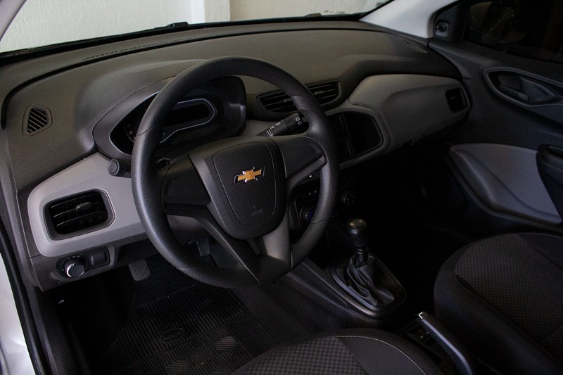 CHEVROLET ONIX HATCH JOY 1.0 8V FLEX 5P MEC. 2018/2019 BENTO MOTORS BENTO GONÇALVES / Carros no Vale