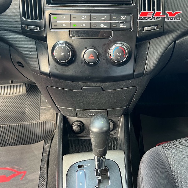 HYUNDAI I30 2.0 2011/2011 ELY AUTOMÓVEIS LAJEADO / Carros no Vale