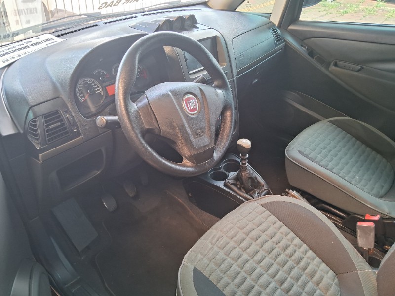 FIAT IDEA ADVENTURE 1.8 2013/2013 SCHAEFER AUTOMÓVEIS TEUTÔNIA / Carros no Vale