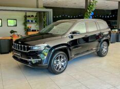 JEEP COMMANDER OVERLAND TD380 2.0 4X4 2022/2022 JOÃO CARROS MULTIMARCAS GUAPORÉ / Carros no Vale