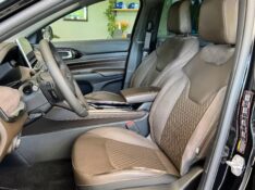 JEEP COMMANDER OVERLAND TD380 2.0 4X4 2022/2022 JOÃO CARROS MULTIMARCAS GUAPORÉ / Carros no Vale