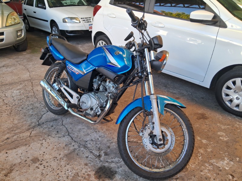 YAMAHA YBR 125 ED 2004/2004 SCHAEFER AUTOMÓVEIS TEUTÔNIA / Carros no Vale