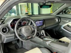 CHEVROLET CAMARO 6.2 SS V8 2024/2024 JOÃO CARROS MULTIMARCAS GUAPORÉ / Carros no Vale